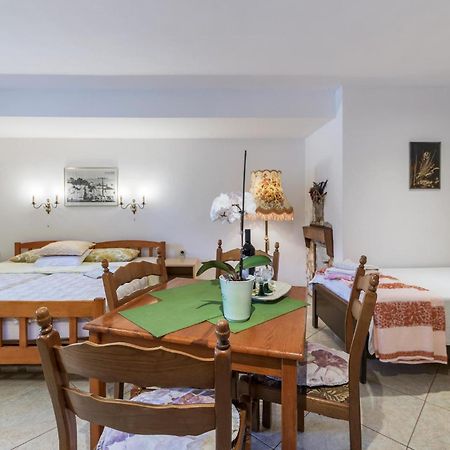 Awesome Studio In Pula With Wifi المظهر الخارجي الصورة