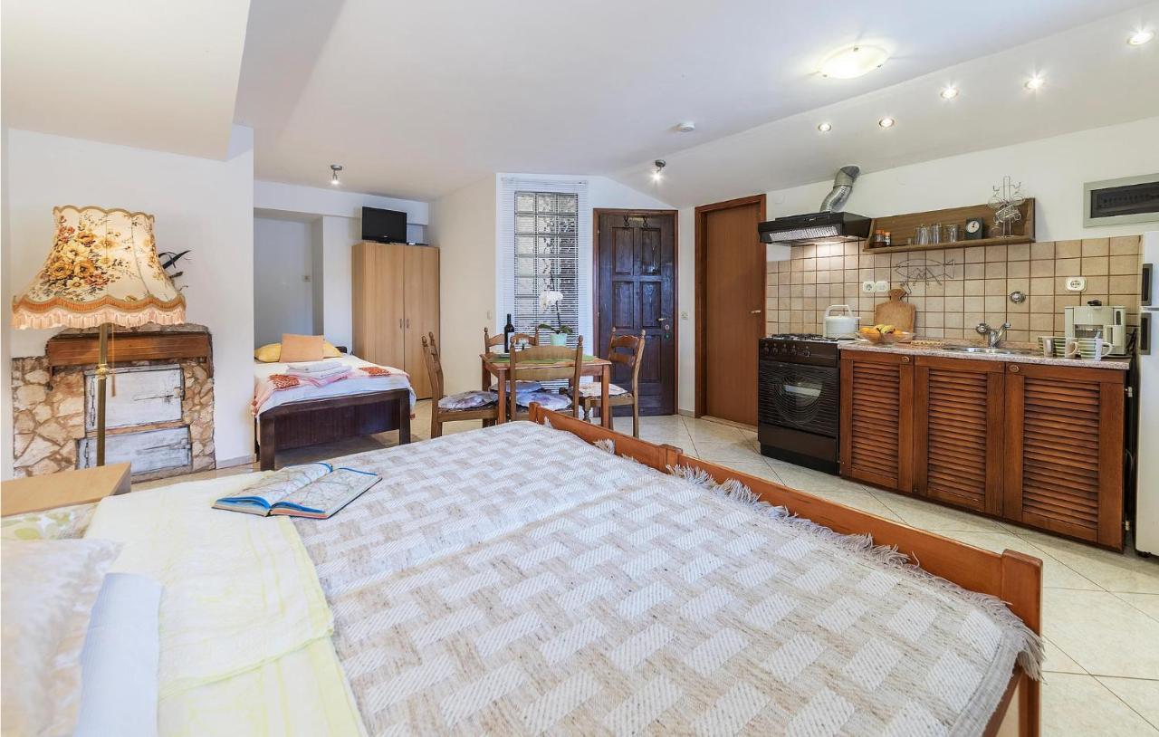 Awesome Studio In Pula With Wifi المظهر الخارجي الصورة