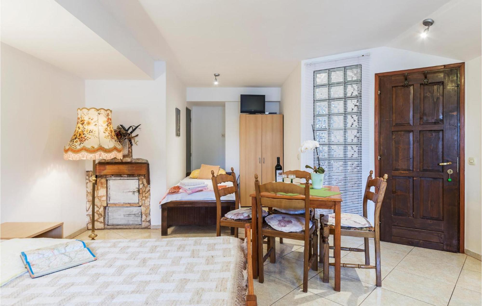 Awesome Studio In Pula With Wifi المظهر الخارجي الصورة